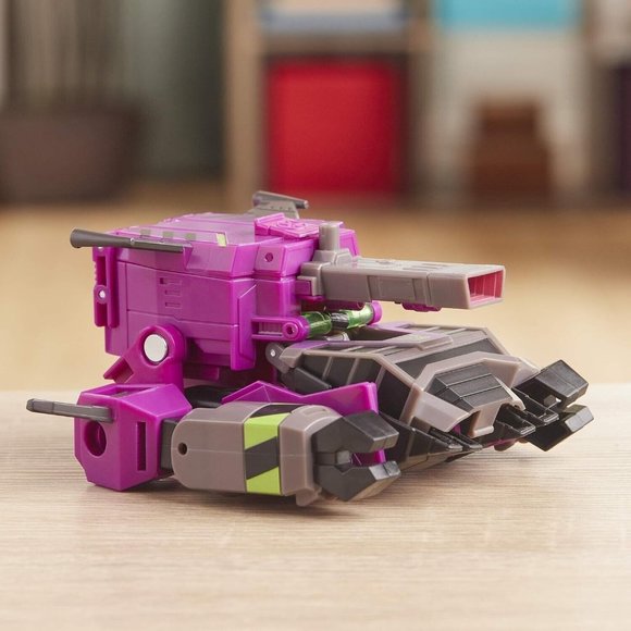 Hasbro Transformers Bumblebee Cyberverse Adventures: Clobber Ultra Class - Picture 4 of 6